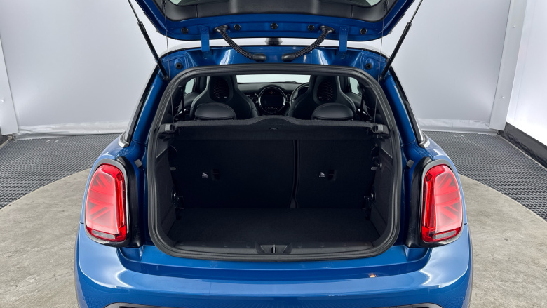 MINI Hatchback 1.5 Cooper Sport Premium 3dr Auto Petrol Hatchback